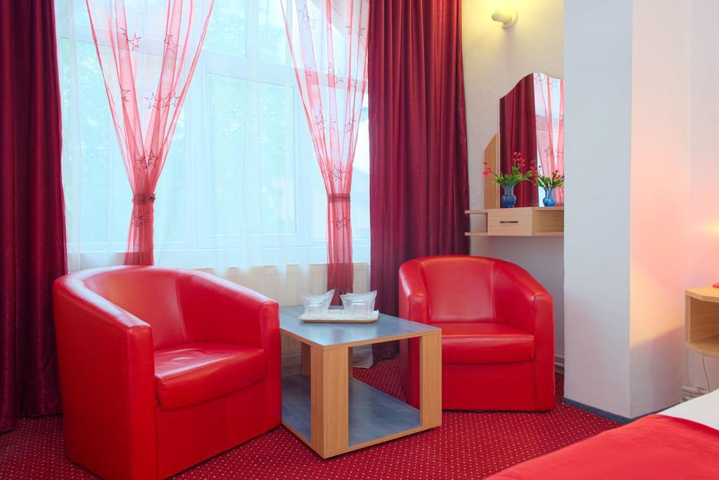 Guest house Pensiunea Leo 3*