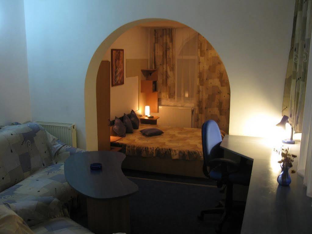 Guest house Pensiunea Leo Brasov