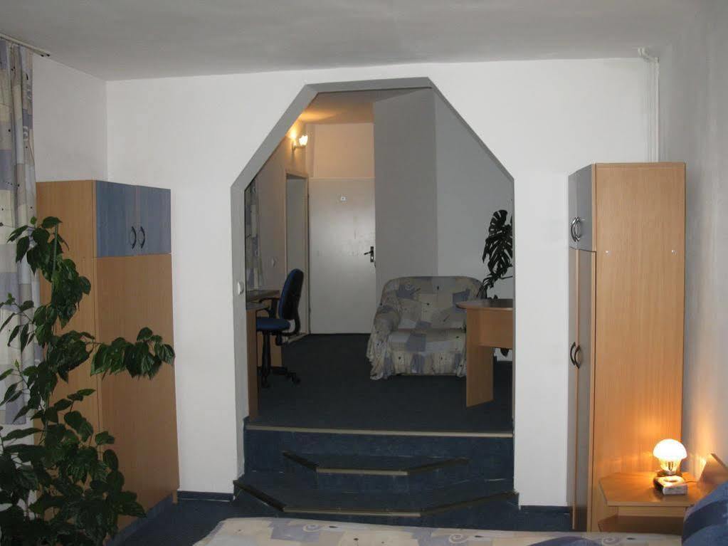 Guest house Pensiunea Leo Brasov